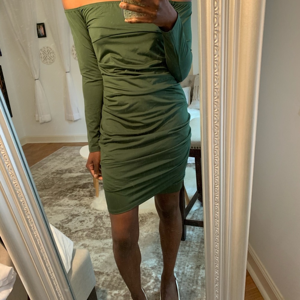 Dress - Picture 2 of 3